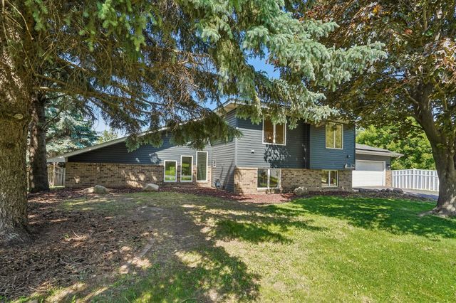425 Crestview Drive S, Maplewood, MN 55119