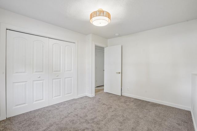425 Crestview Drive S, Maplewood, MN 55119