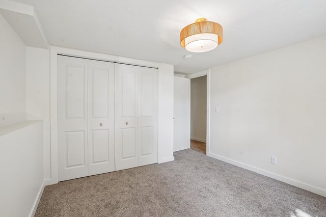 425 Crestview Drive S, Maplewood, MN 55119