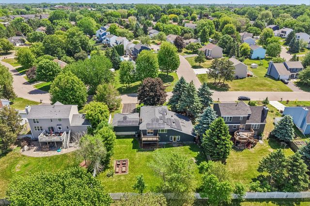 425 Crestview Drive S, Maplewood, MN 55119