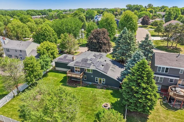 425 Crestview Drive S, Maplewood, MN 55119