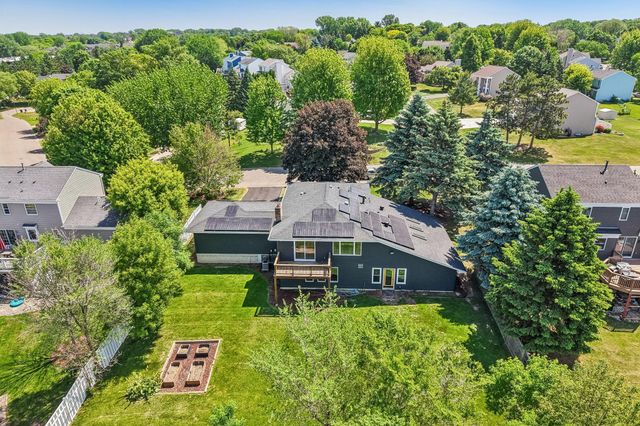 425 Crestview Drive S, Maplewood, MN 55119