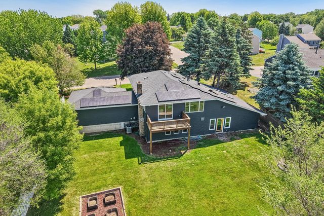 425 Crestview Drive S, Maplewood, MN 55119