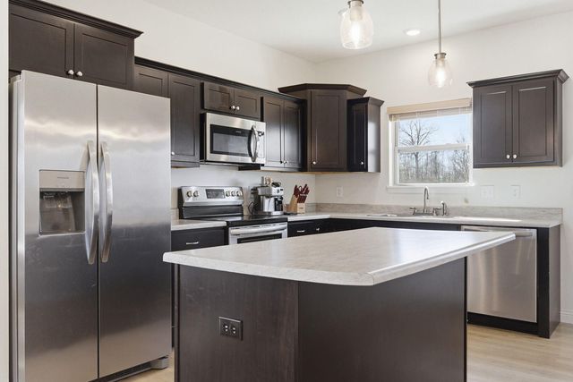 6065 S HUMMINGBIRD LN, Columbia, MO 65201