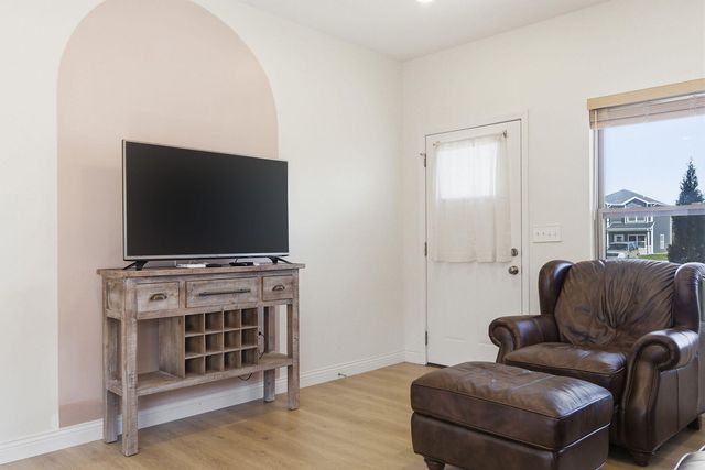 6065 S HUMMINGBIRD LN, Columbia, MO 65201