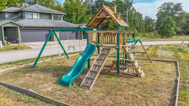 6065 S HUMMINGBIRD LN, Columbia, MO 65201