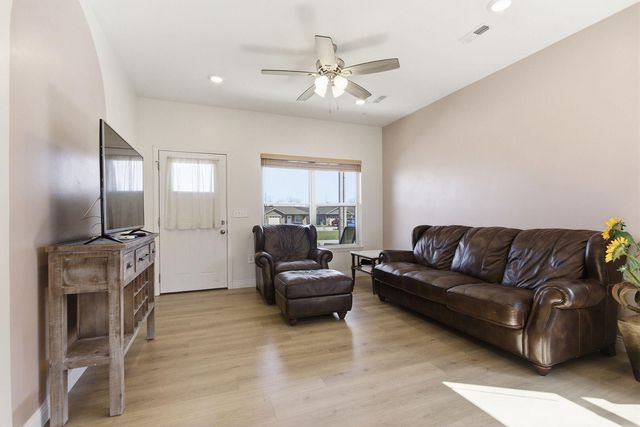 6065 S HUMMINGBIRD LN, Columbia, MO 65201