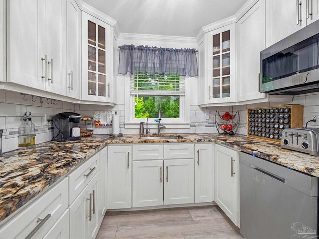 1660 E Cross St, Pensacola, FL 32503