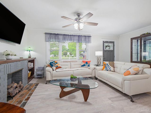 1660 E Cross St, Pensacola, FL 32503