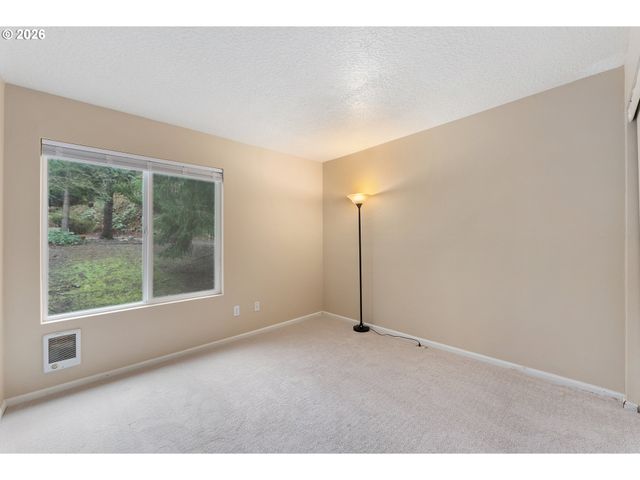 1040 Columbia Ridge Dr 2, Vancouver, WA 98664