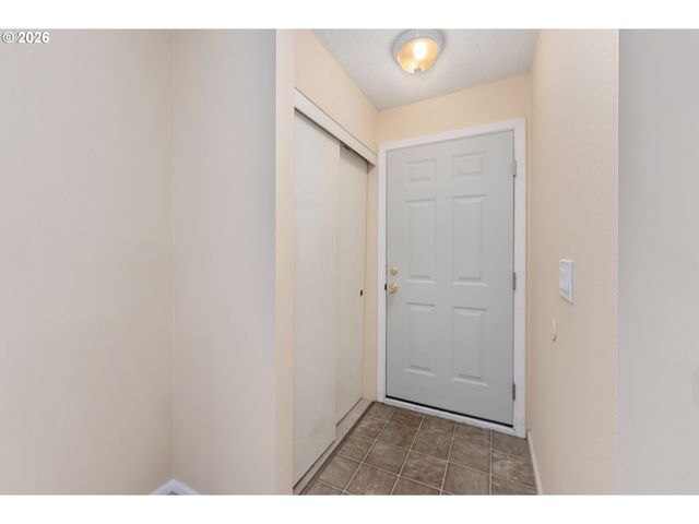 1040 Columbia Ridge Dr 2, Vancouver, WA 98664