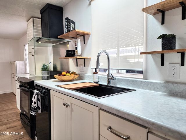 300 S VAL VISTA Drive 218, Mesa, AZ 85204