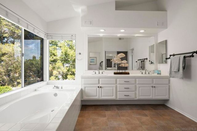 3677 Via Bernardo, Oceanside, CA 92056