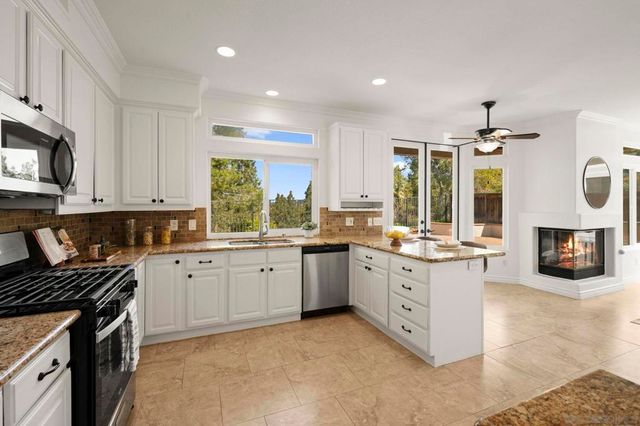 3677 Via Bernardo, Oceanside, CA 92056