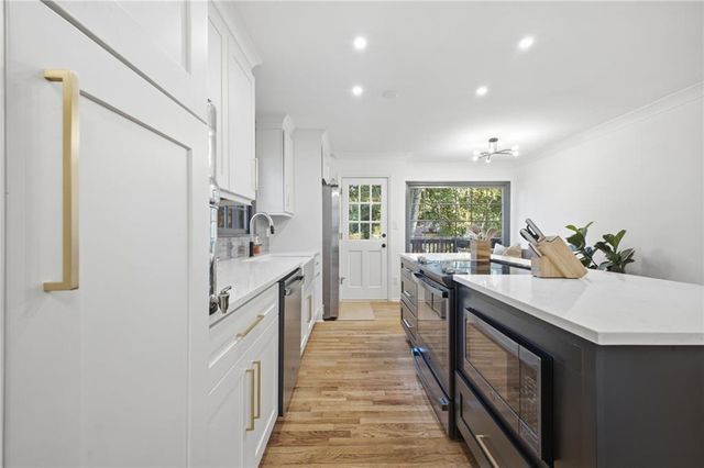 1465 Dallas Circle SW, Marietta, GA 30064