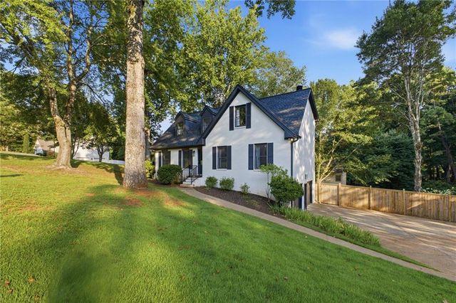 1465 Dallas Circle SW, Marietta, GA 30064