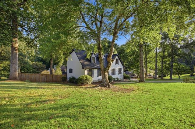 1465 Dallas Circle SW, Marietta, GA 30064