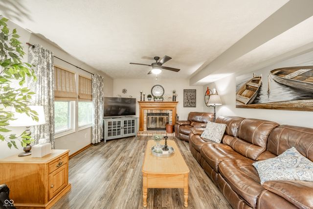 8540 Castle Ridge Lane, Indianapolis, IN 46256