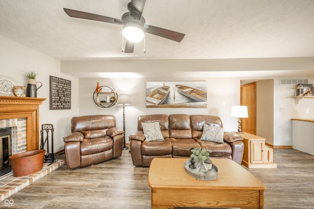 8540 Castle Ridge Lane, Indianapolis, IN 46256