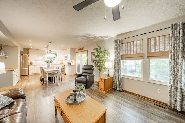 8540 Castle Ridge Lane, Indianapolis, IN 46256
