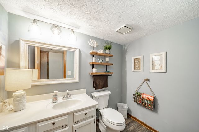 8540 Castle Ridge Lane, Indianapolis, IN 46256