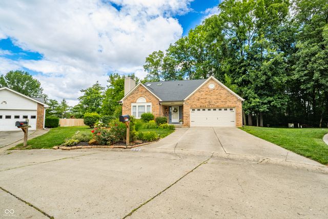 8540 Castle Ridge Lane, Indianapolis, IN 46256