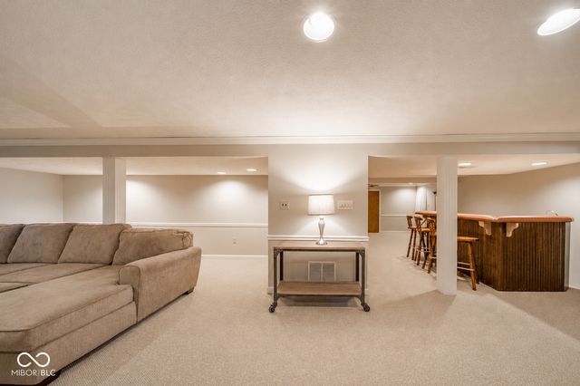 8540 Castle Ridge Lane, Indianapolis, IN 46256