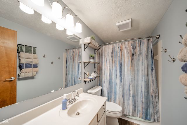 8540 Castle Ridge Lane, Indianapolis, IN 46256