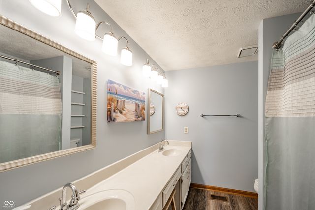 8540 Castle Ridge Lane, Indianapolis, IN 46256