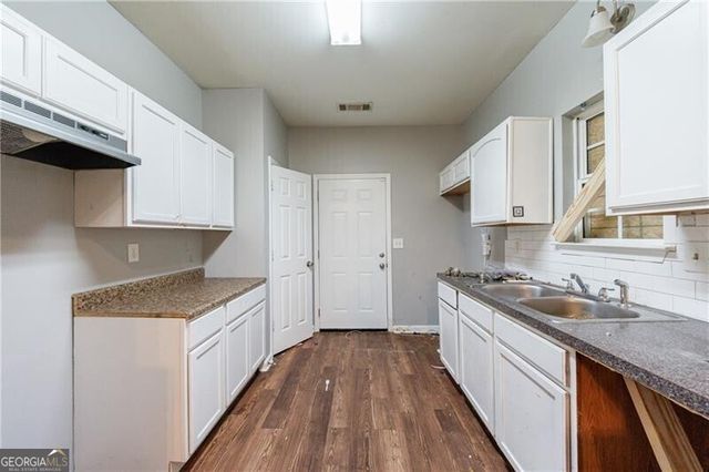 3690 Adamsville Drive SW, Atlanta, GA 30331