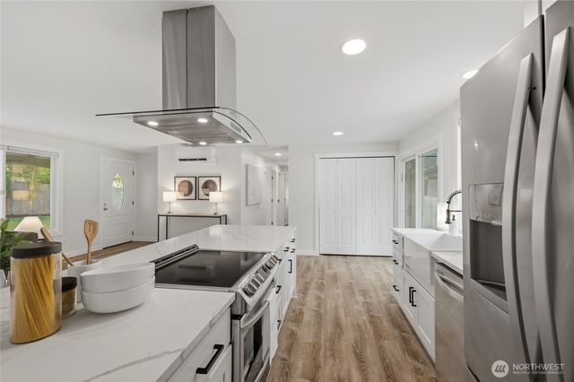 13323 108th Avenue NE, Kirkland, WA 98034
