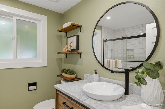 13323 108th Avenue NE, Kirkland, WA 98034