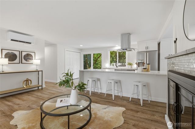 13323 108th Avenue NE, Kirkland, WA 98034