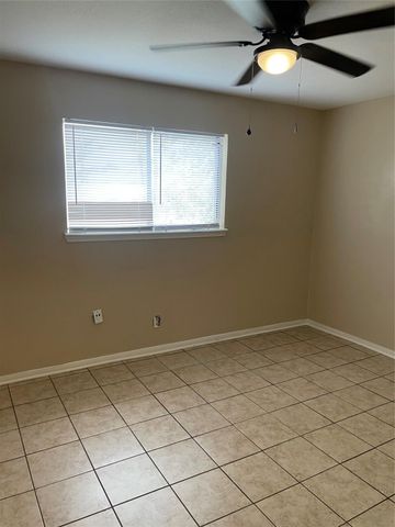 4711 Palisade Boulevard 407, Houston, TX 77048