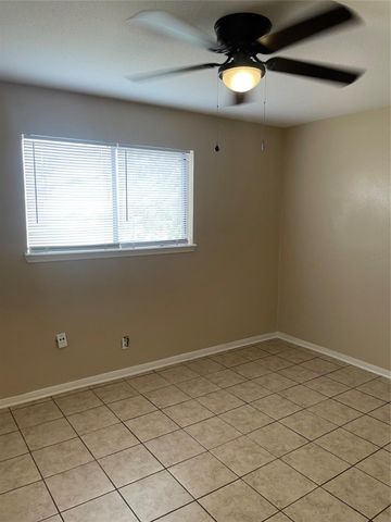 4711 Palisade Boulevard 407, Houston, TX 77048