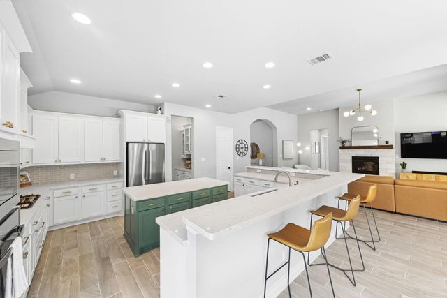 101 Catani LOOP, Georgetown, TX 78628