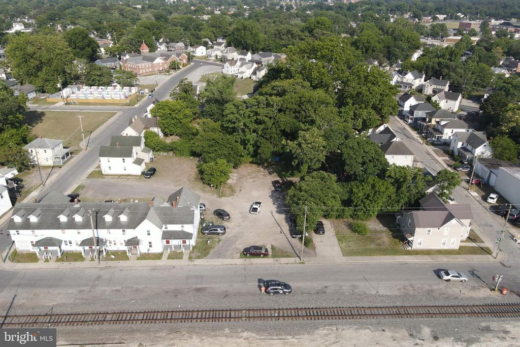 603 E RAILROAD AVE, Salisbury, MD 21804