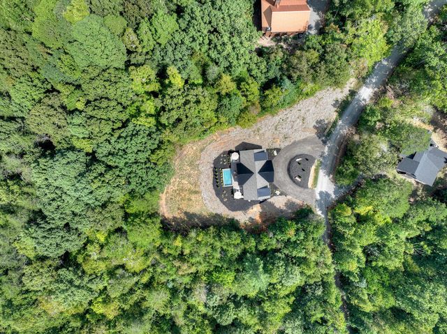 240 Whippoorwill Walk Road, Mineral Bluff, GA 30559