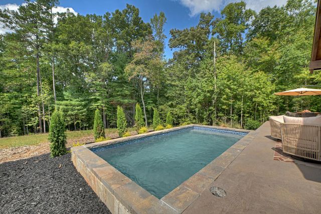 240 Whippoorwill Walk Road, Mineral Bluff, GA 30559