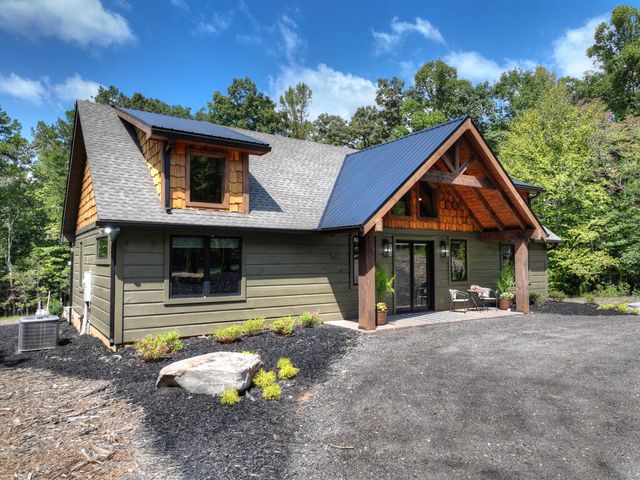 240 Whippoorwill Walk Road, Mineral Bluff, GA 30559