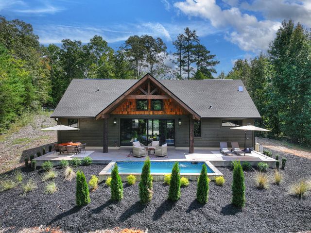 240 Whippoorwill Walk Road, Mineral Bluff, GA 30559