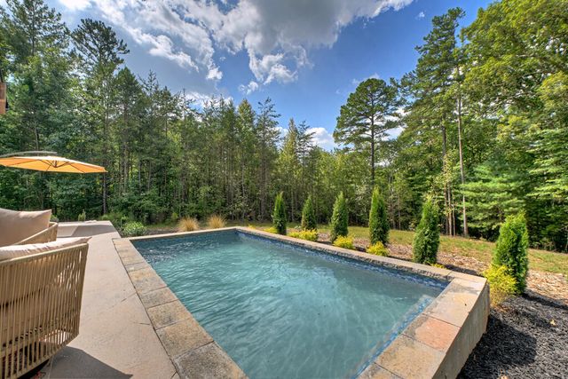 240 Whippoorwill Walk Road, Mineral Bluff, GA 30559