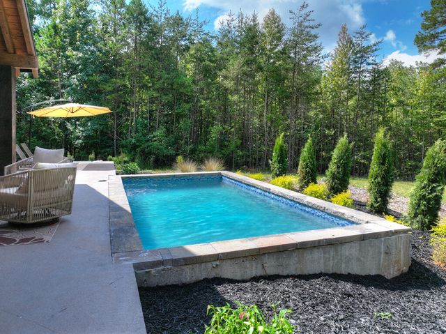 240 Whippoorwill Walk Road, Mineral Bluff, GA 30559