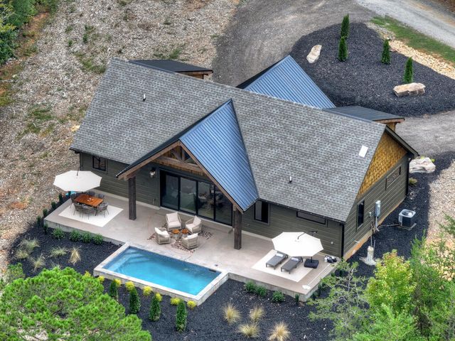 240 Whippoorwill Walk Road, Mineral Bluff, GA 30559