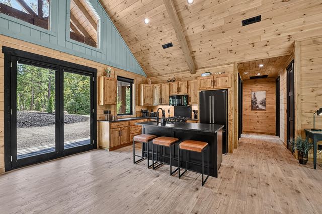 240 Whippoorwill Walk Road, Mineral Bluff, GA 30559
