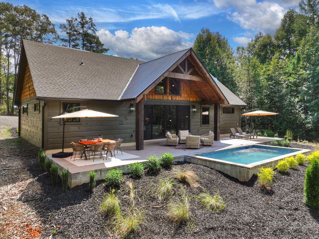 240 Whippoorwill Walk Road, Mineral Bluff, GA 30559