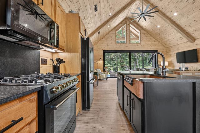 240 Whippoorwill Walk Road, Mineral Bluff, GA 30559