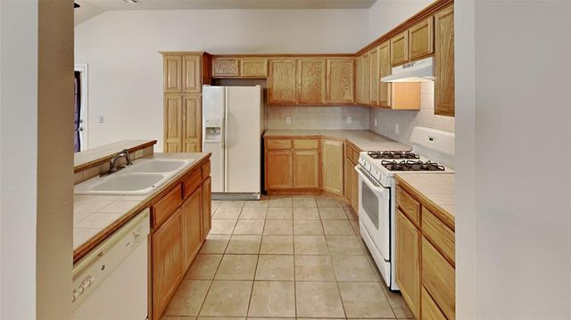 21886 Pioneer Circle, Edmond, OK 73012