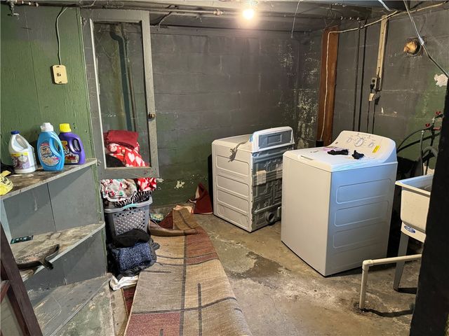 1413 Summit Ave, Monessen, PA 15062