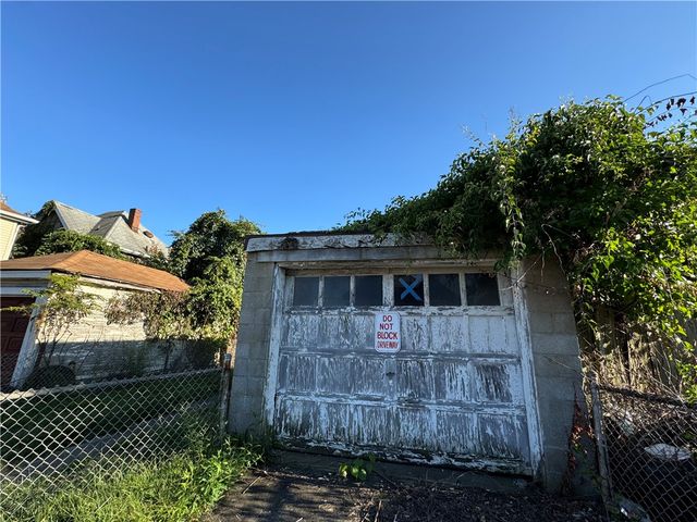 1413 Summit Ave, Monessen, PA 15062